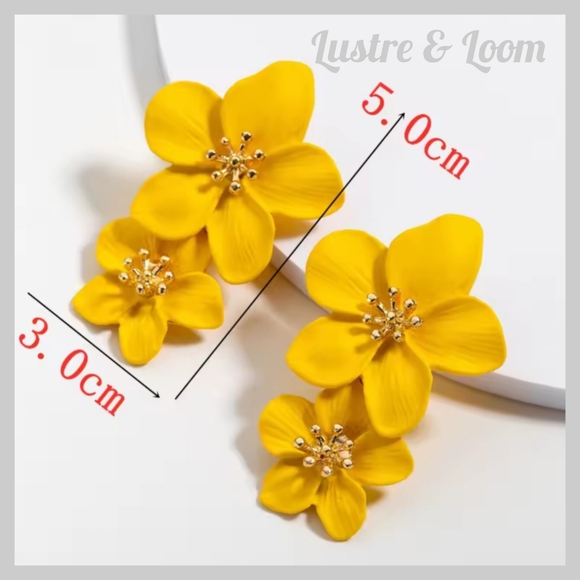 Fiji Floral Earrings - Picture 4 of 7